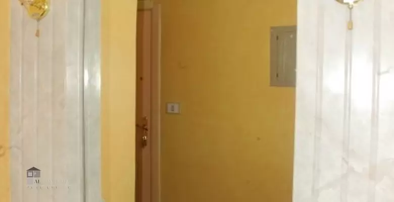 Unfurnished Apartment for rent 320.00 M2 in Cairo, Maadi