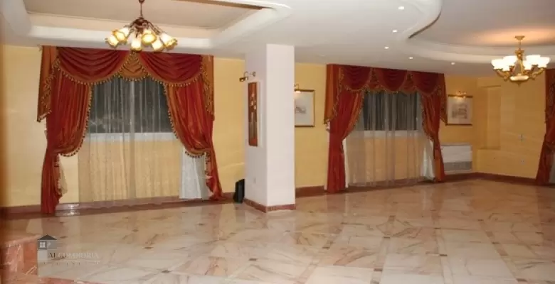 Unfurnished Apartment for rent 320.00 M2 in Cairo, Maadi