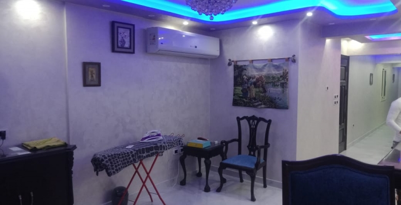 شقه للايجار بحي راقي بالعجوزه