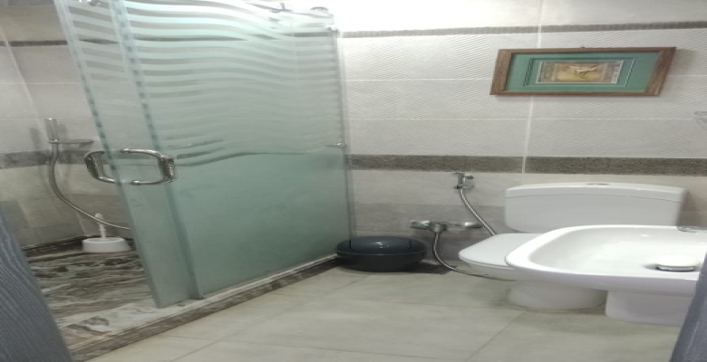 شقه للايجار بحي راقي بالعجوزه