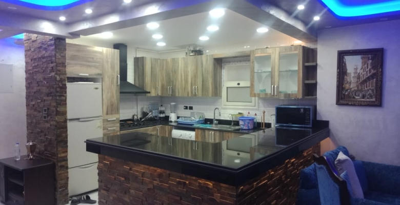 شقه للايجار بحي راقي بالعجوزه