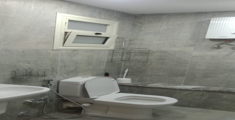 شقه للايجار بحي راقي بالعجوزه