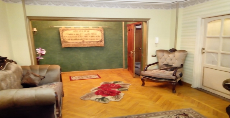 شقه مفروشه للايجار بحي راقي ف الدقي