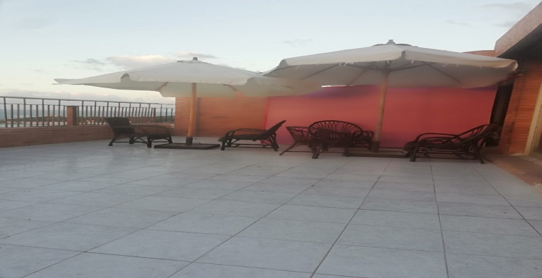 شقة فخمة للايجار مفروش -للمندرة -الدور 15-رؤية للبحر