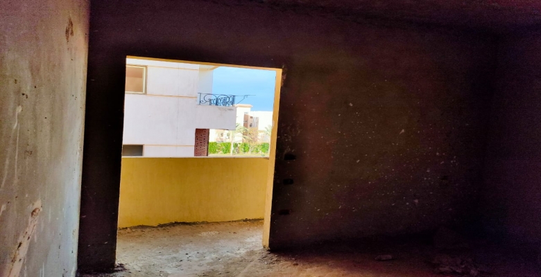 شقه للبيع بالتجمع كمباوند المستشارين