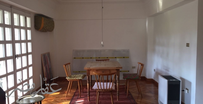 شقة للايجار بموقع متميز بالدقى قريب من الخدمات 