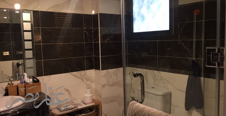 شقة للايجار بموقع متميز بالدقى قريب من الخدمات 