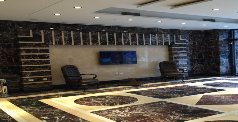 مكتب ادارى  يصلح لكبرى الشركات بموقع متميز بالمهندسين تشطيب الترا سوبر لوكس  