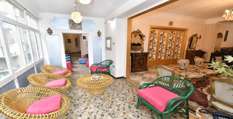 شقة اكسترا سوبر لوكس ترى النيل بزاويه جانبيه قانون قديم بجاردن سيتى