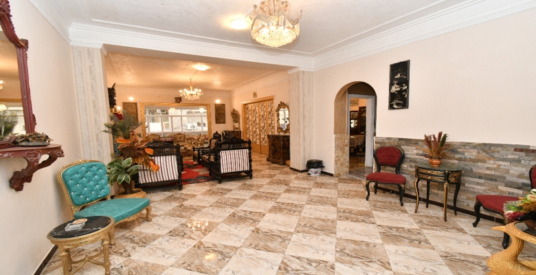 شقة اكسترا سوبر لوكس ترى النيل بزاويه جانبيه قانون قديم بجاردن سيتى