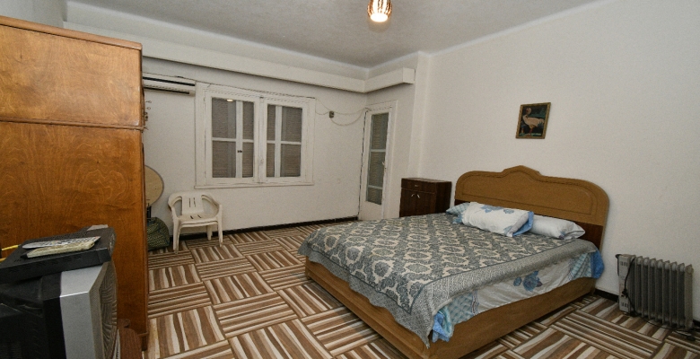 شقة اكسترا سوبر لوكس ترى النيل بزاويه جانبيه قانون قديم بجاردن سيتى