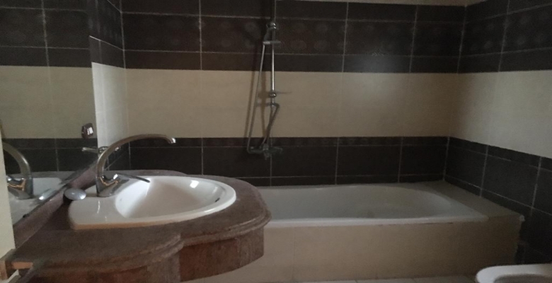 شقة للايجار بشارع مراد