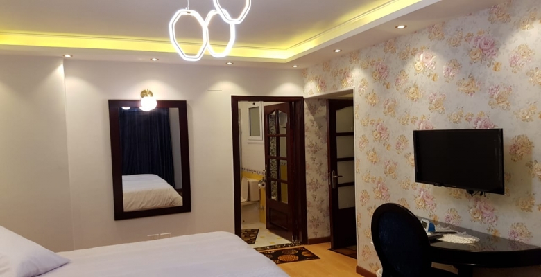 شارع السودان الرئيسى ميدان لبنان امام مطعم الطابية