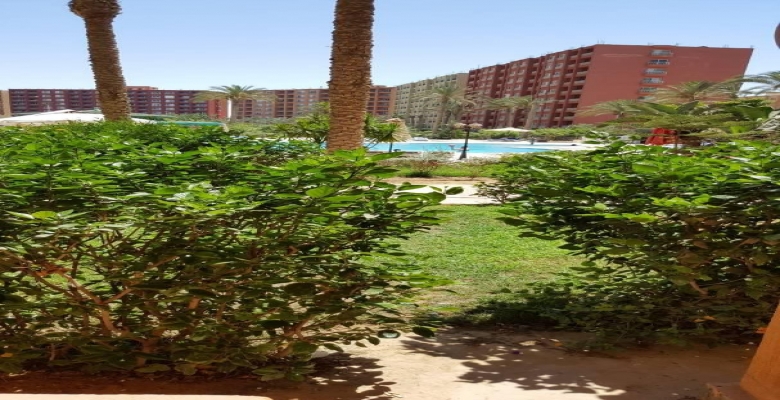 شاليه للايجار اليومى ببورتو جولف مارينا على حمام السباحة مباشرة 