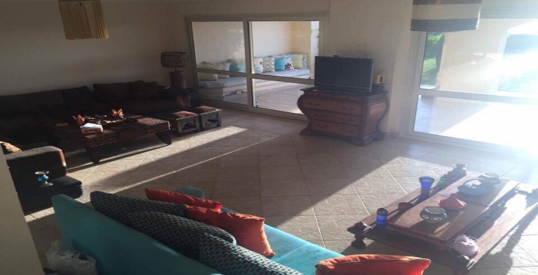 فيلا للايجار في قرية لافيستا بالعين السخنه 4 غرف