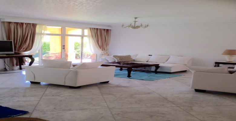 فيلا للايجار- كمبوند العزيزية