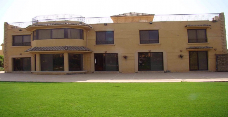 فيلا للبيع الطريق الصحراوى - وادى النخيل