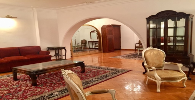 شقة مفروشة بالكامل للايجار في الزمالك  شارع احمد حشمت