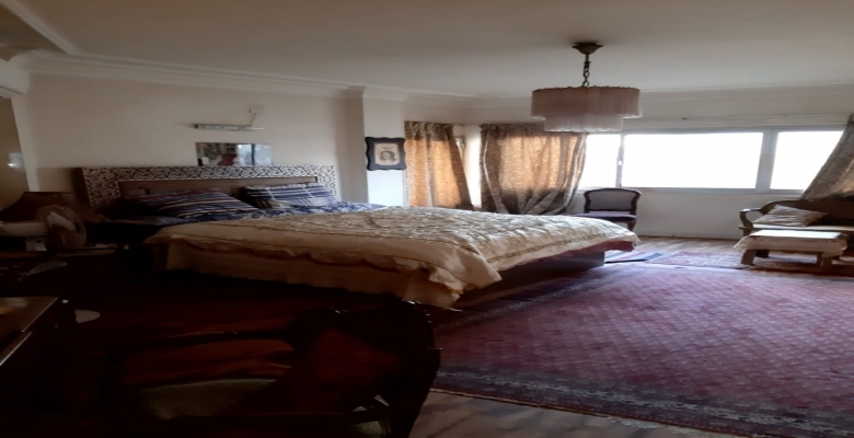 شقة للبيع -  في الزمالك - شارع رئيسي