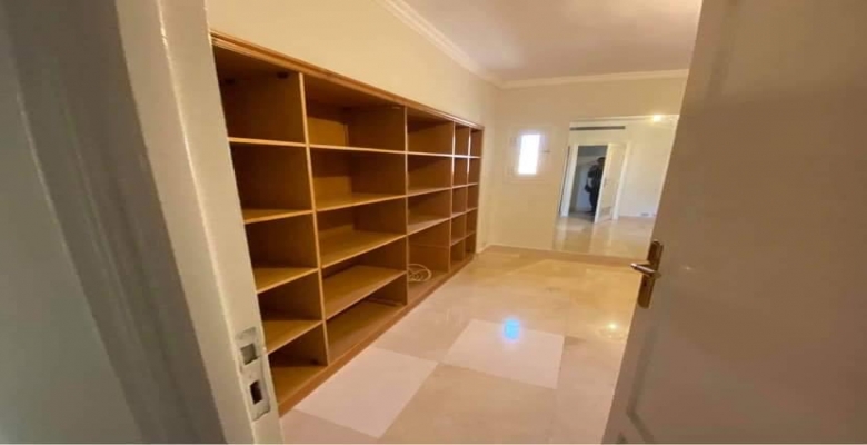 شقة للإيجار تطل على النيل - الزمالك