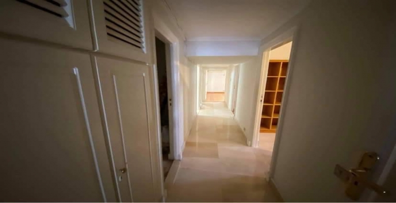 شقة للإيجار تطل على النيل - الزمالك