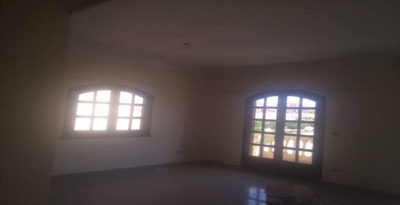 للإيجار شقة ١٧٠ متر بالحى السابع الشيخ زايد