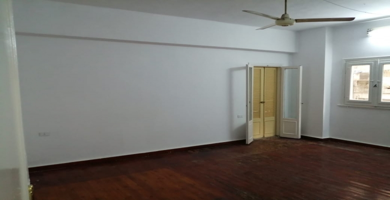 شقه للبيع بالدقى بشارع الزهراء