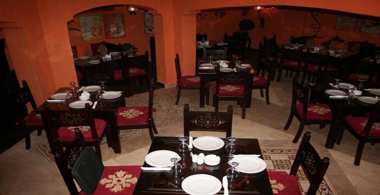 مطعم مجهز بالكامل ورخصه سياحيه بأرقي اماكن الزمالك