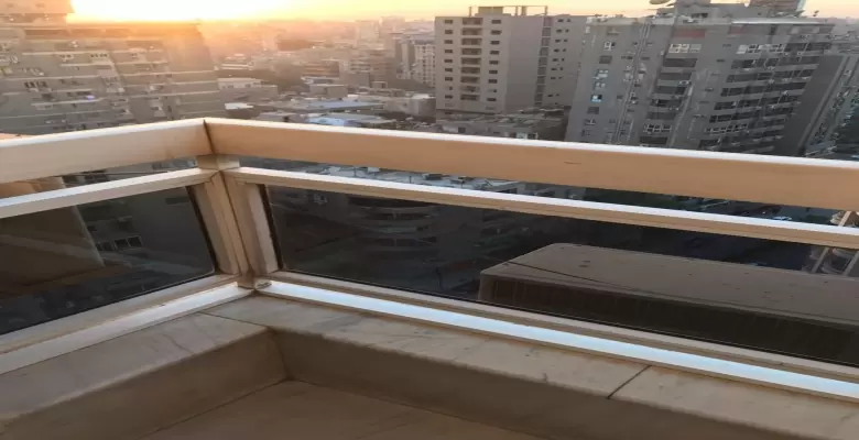 شقه للبيع في الدقى امام نادي الصيد ومحي الدين ابو العز