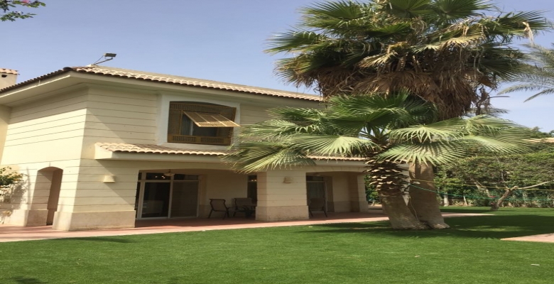 فيلا للايجار- كمبوند العزيزية