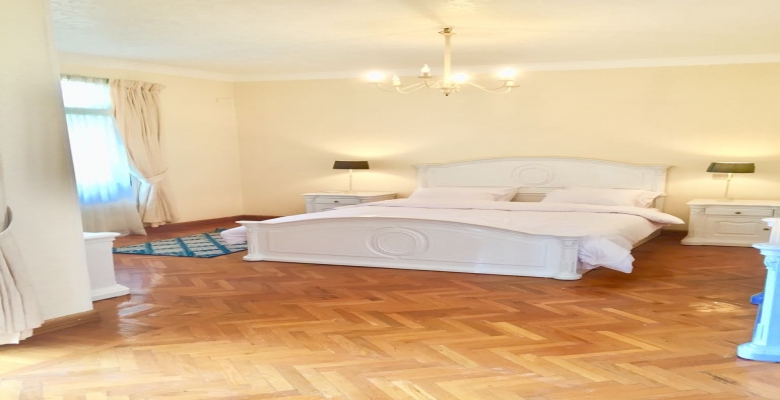 فيلا للايجار- كمبوند العزيزية