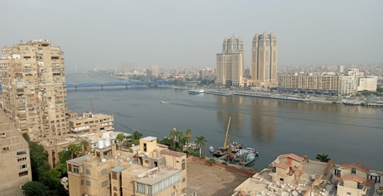 شقة مفروشة للإيجار تطل على النيل - بالزمالك