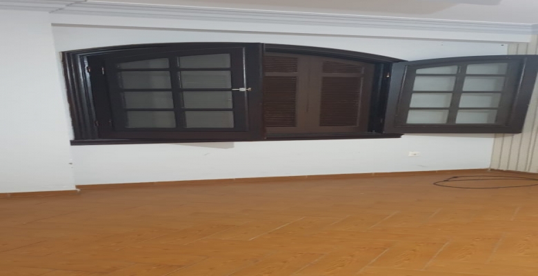 شقه داخل فيلا للايجار ف التجمع الخامس