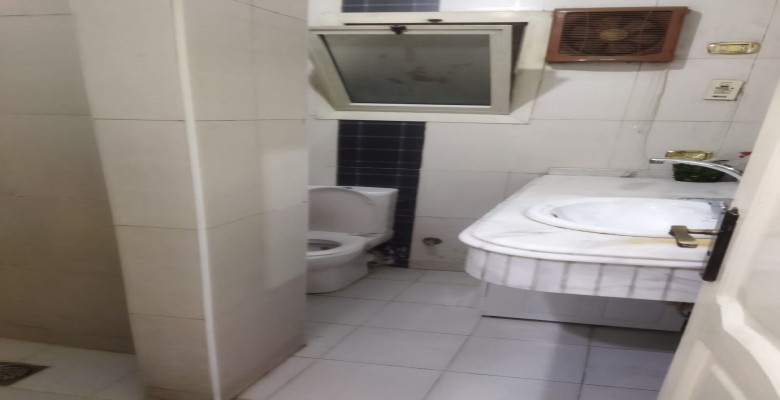 شقه بدون فرش للايجار بالزمالك