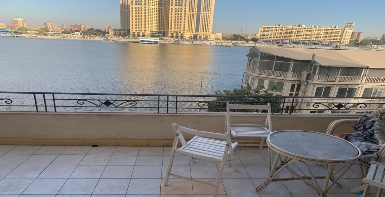 شقه نص مفروش للايجار بالزمالك/algomhoria