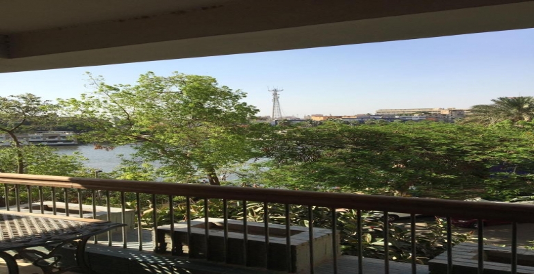 شقه للايجار على النيل فى الزمالك / Apartment for rent on the Nile in Zamalek.