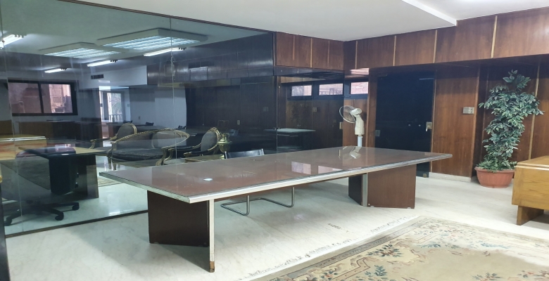 مكتب مفروش بالكامل للإيجار - الزمالك