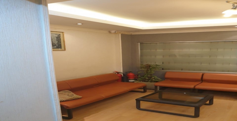 مكتب اداري مفروش للإيجار -شارع رئيسى  المهندسين