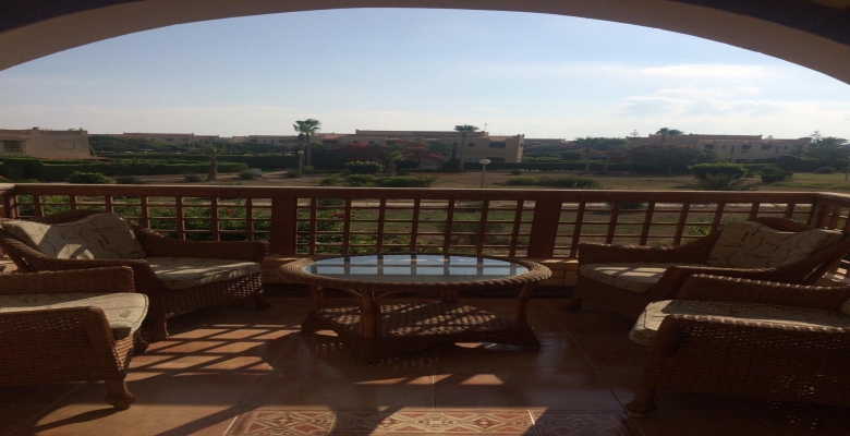 شاليه في مارينا 5 منطقة الدور الاول