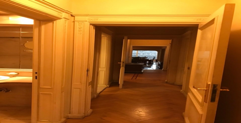 شقه للبيع في شارع مكة بالدقي/ algomhoria