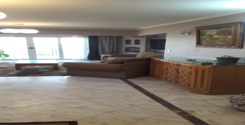 شقه للبيع على نادي الصيد مباشرة