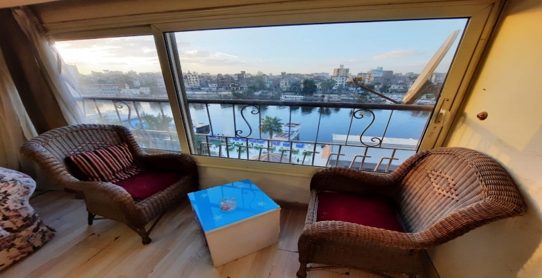 شقه للايجار على النيل بالزمالك