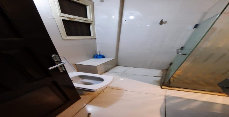 شقه للايجار على النيل بالزمالك