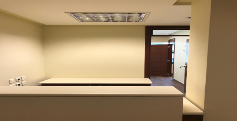 عيادة للايجار في مدينة نصر مكونة من 2 غرفة ومنهم غرفة ماستر وريسبشن  وريسبشن  خارجي