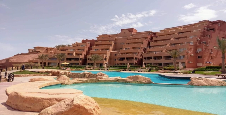 شاليه للايجار بقرية تلال بالعين السخنه