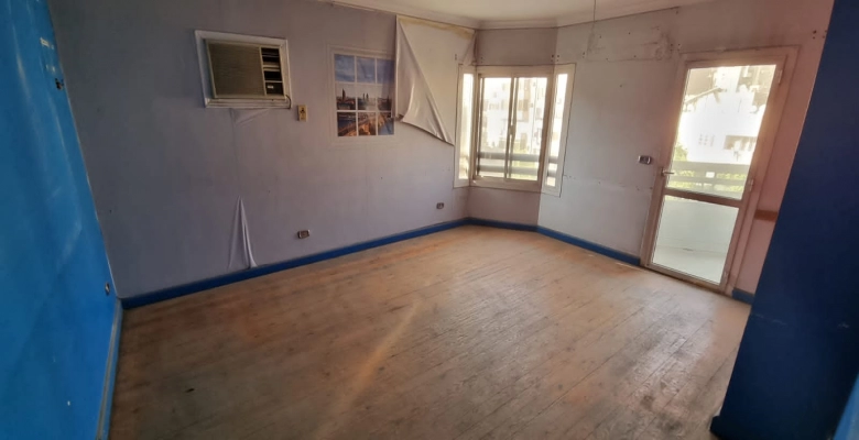 شقة للايجار بالدقي - شارع الدقي الرئيسي