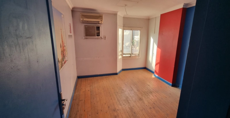 شقة للايجار بالدقي - شارع الدقي الرئيسي