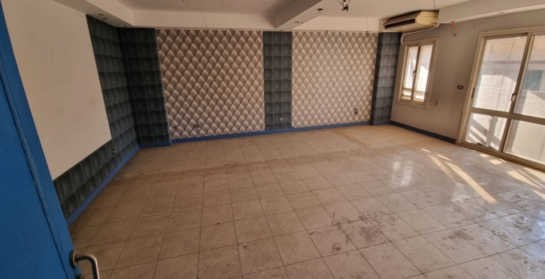 شقة للايجار بالدقي - شارع الدقي الرئيسي