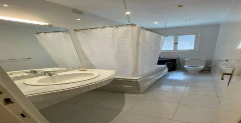 شقة مفروشة للايجار في حي مميز بالزمالك  مكونة من  2 غرفة نوم و2 حمام  وريسبشن كبير ومطبخ قريبة من كل الخدمات