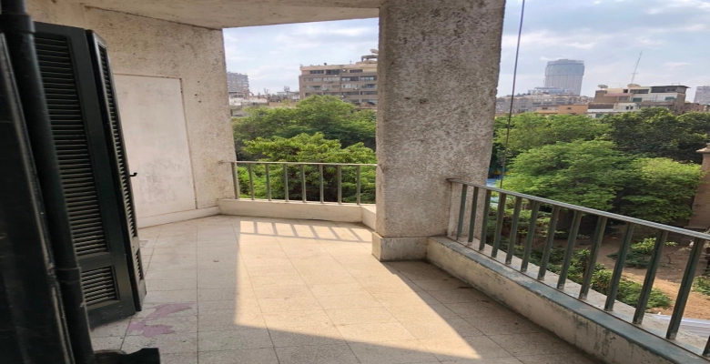 شقة للايجار (قانون جديد) بالزمالك - شارع أحمد حشمت